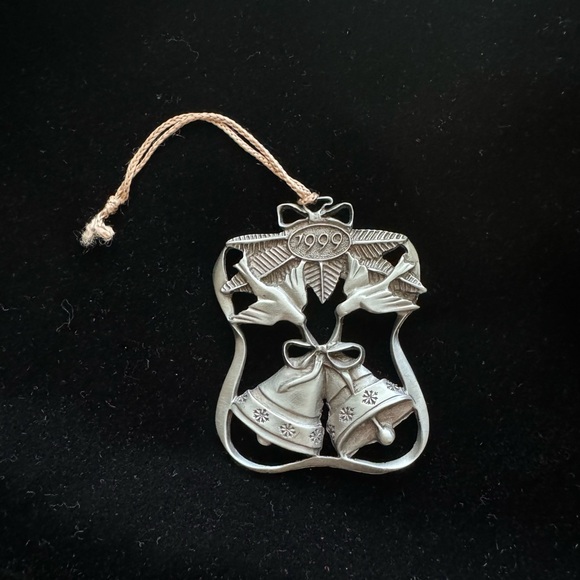 Avon pewter ornament - Picture 1 of 2